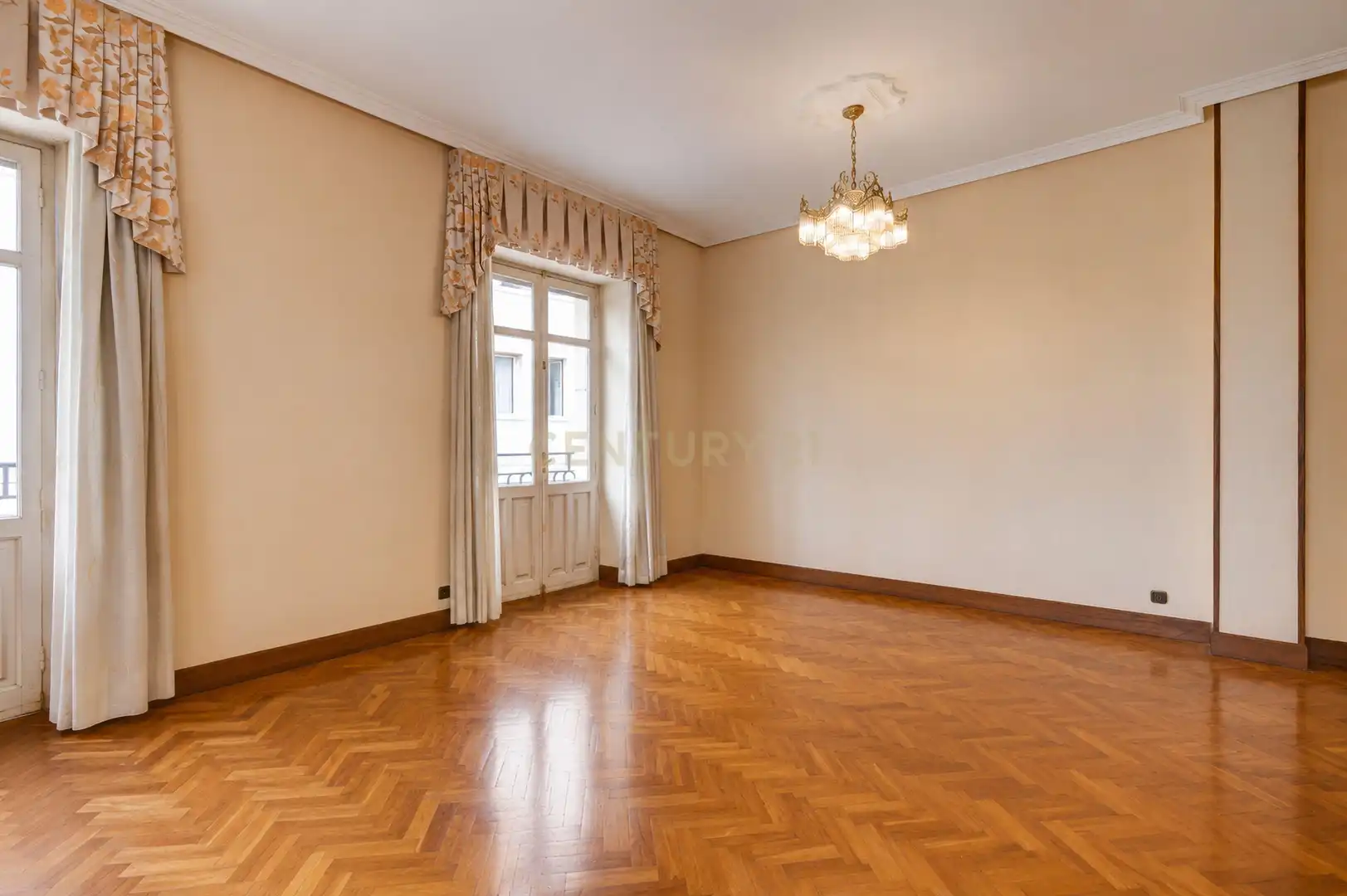 Sala d'estar de Apartament en venda en Irun  amb Traster i Balcó