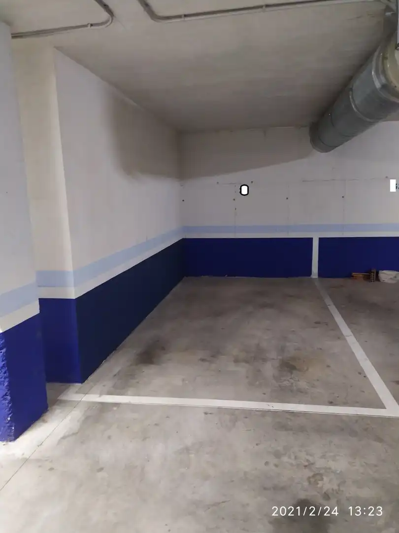 Einzelparkplatz mit Aufzug zum Verkauf in Calle Juan Bayonas 39, imagen 2
