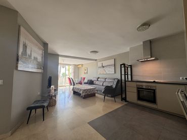 Appartement compact avec piscine à louer à Estepona Pueblo