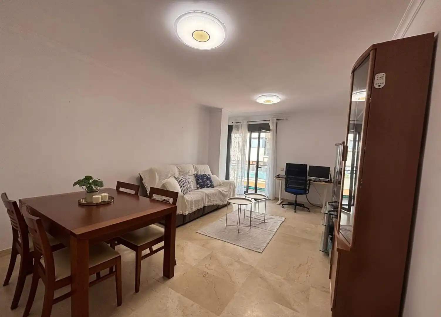 Sala d'estar de Pis en venda en Las Palmas de Gran Canaria amb Terrassa i Piscina comunitària