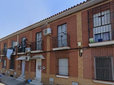 Appartement compact avec balcon à vendre à Plaza de América 27