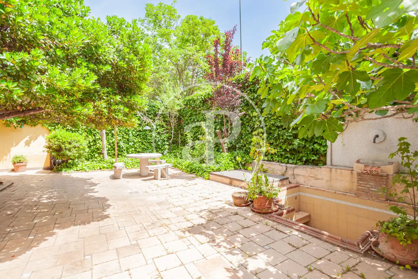 Terrassa de Casa adosada en venda en Las Rozas de Madrid amb Aire condicionat, Calefacció i Jardí privat