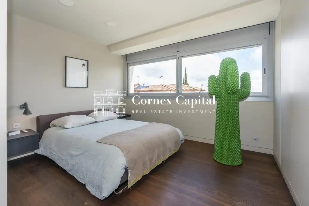 Dormitori de Casa o xalet en venda en Barcelona amb Aire condicionat, Calefacció i Jardí privat