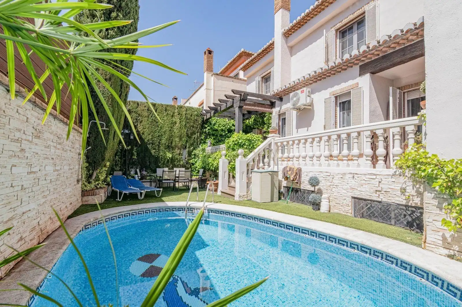 Piscina de Apartamento en venta en Granada con Jardín privado, Piscina y Alarma