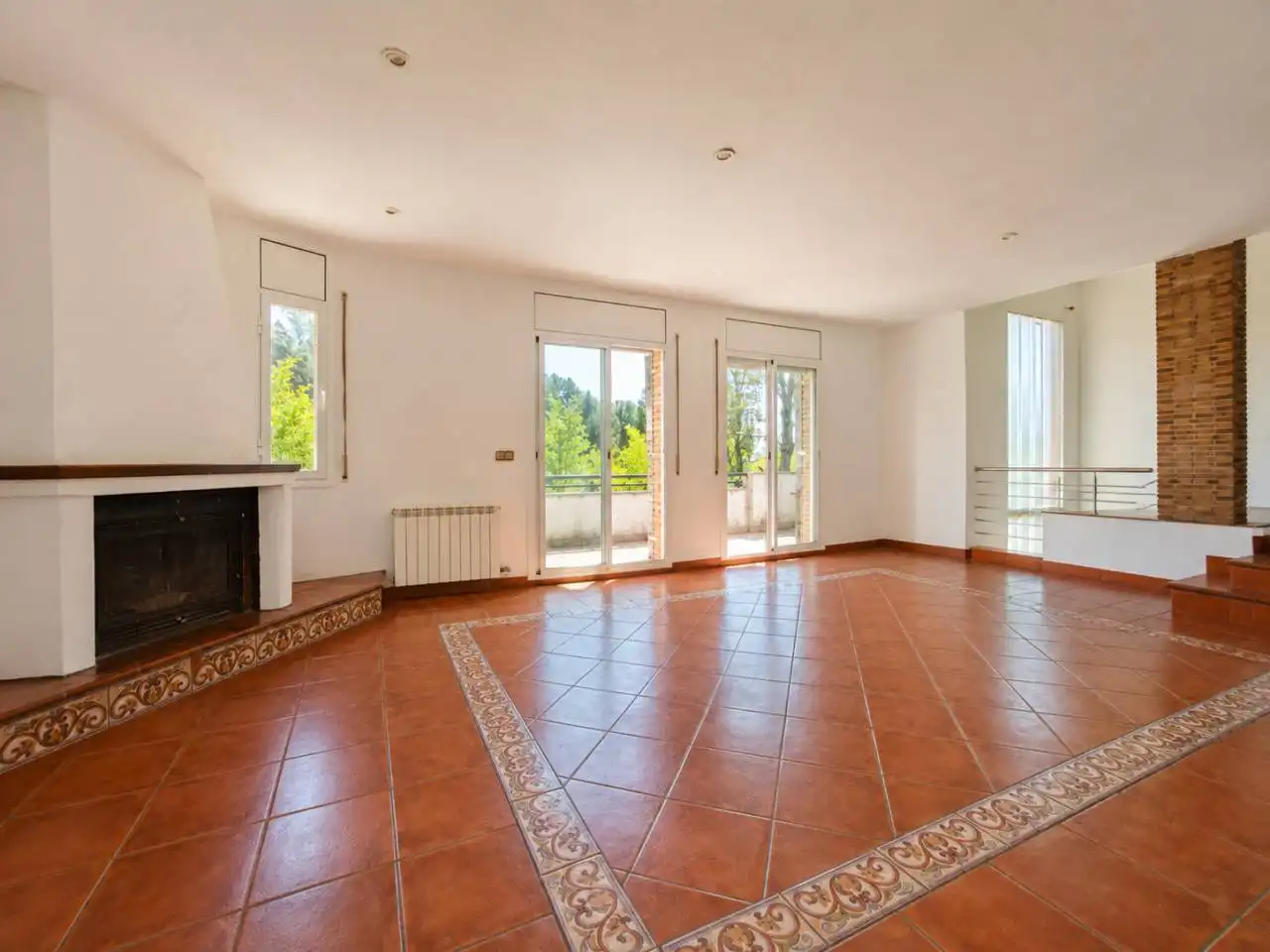 Wohnzimmer von Country house zum Verkauf in Rajadell mit Klimaanlage, Heizung und Privatgarten