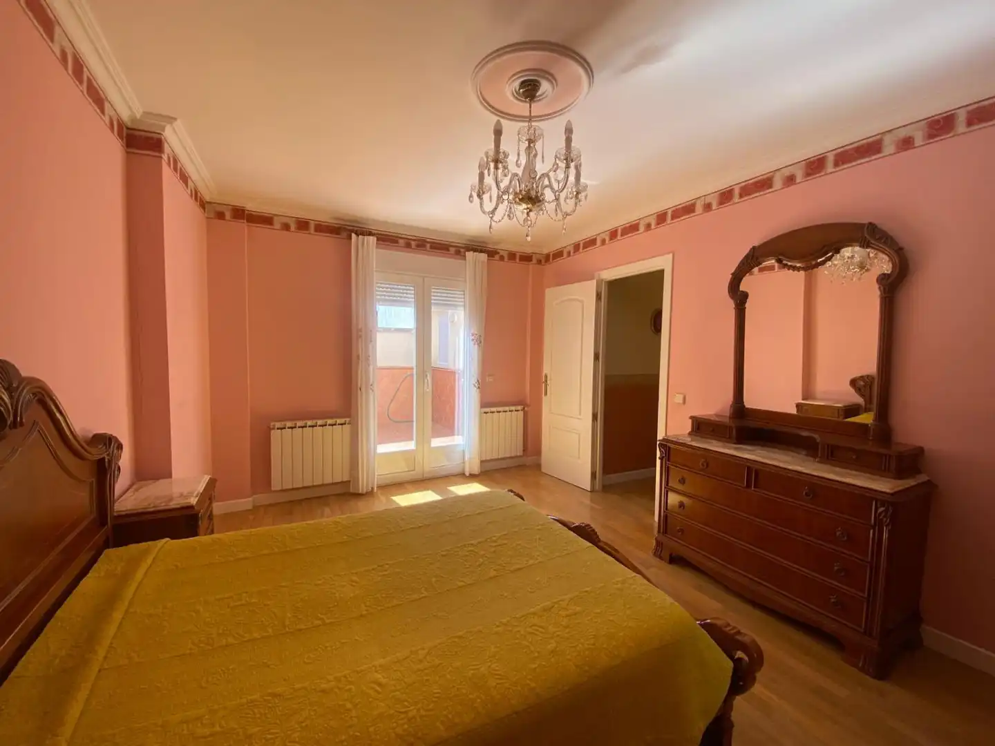 Habitación de Piso en venta en Valdepeñas con Aire acondicionado, Calefacción y Parquet