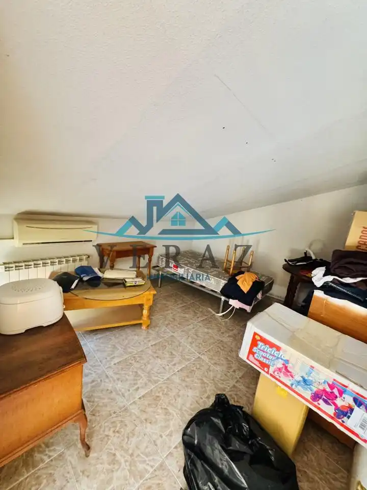 Houses for sale in Quismondo  with Air Conditioner