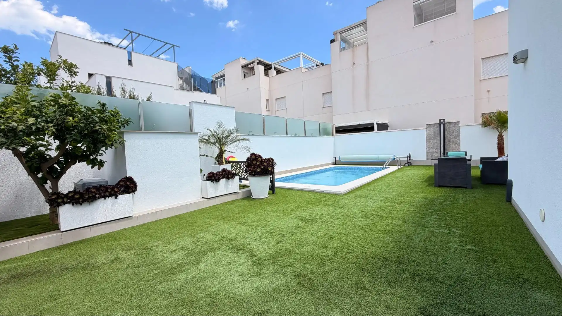 Swimming pool of Houses for sale in Torrevieja  with Air Conditioner, Private garden and Terrace
