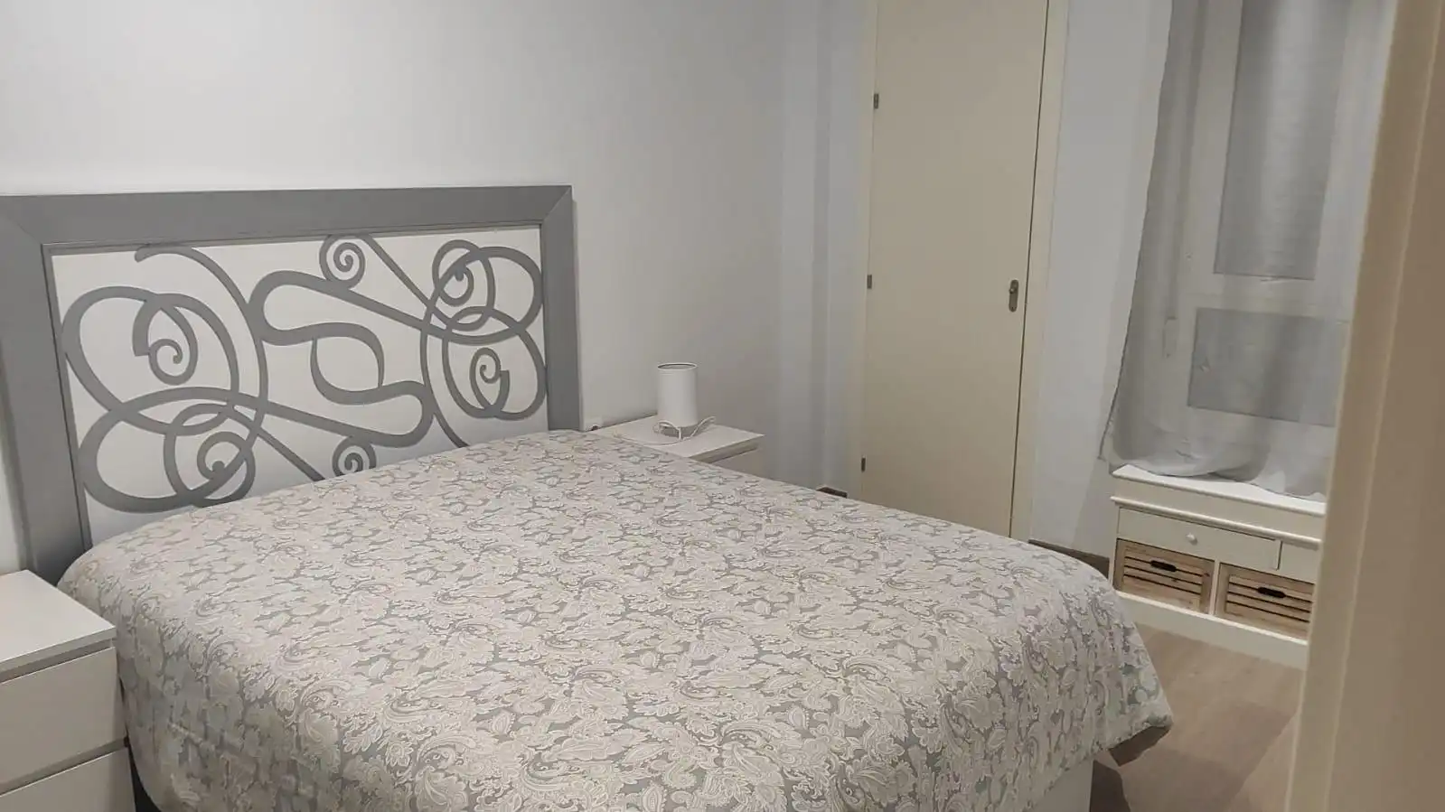 Schlafzimmer von Dachboden zur Miete in Almería mit Klimaanlage, Terrasse und Möbliert