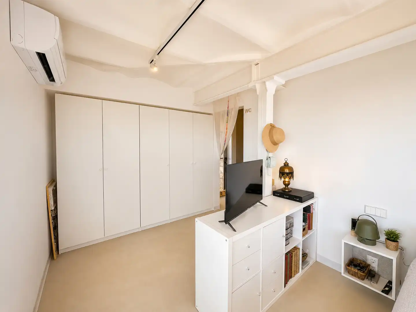 Bedroom of Houses for sale in Hoyo de Manzanares  with Air Conditioner, Private garden and Swimming Pool