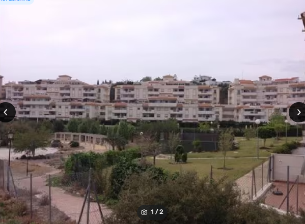Vista exterior de Pis en venda en Benalmádena amb Jardí privat, Terrassa i Traster