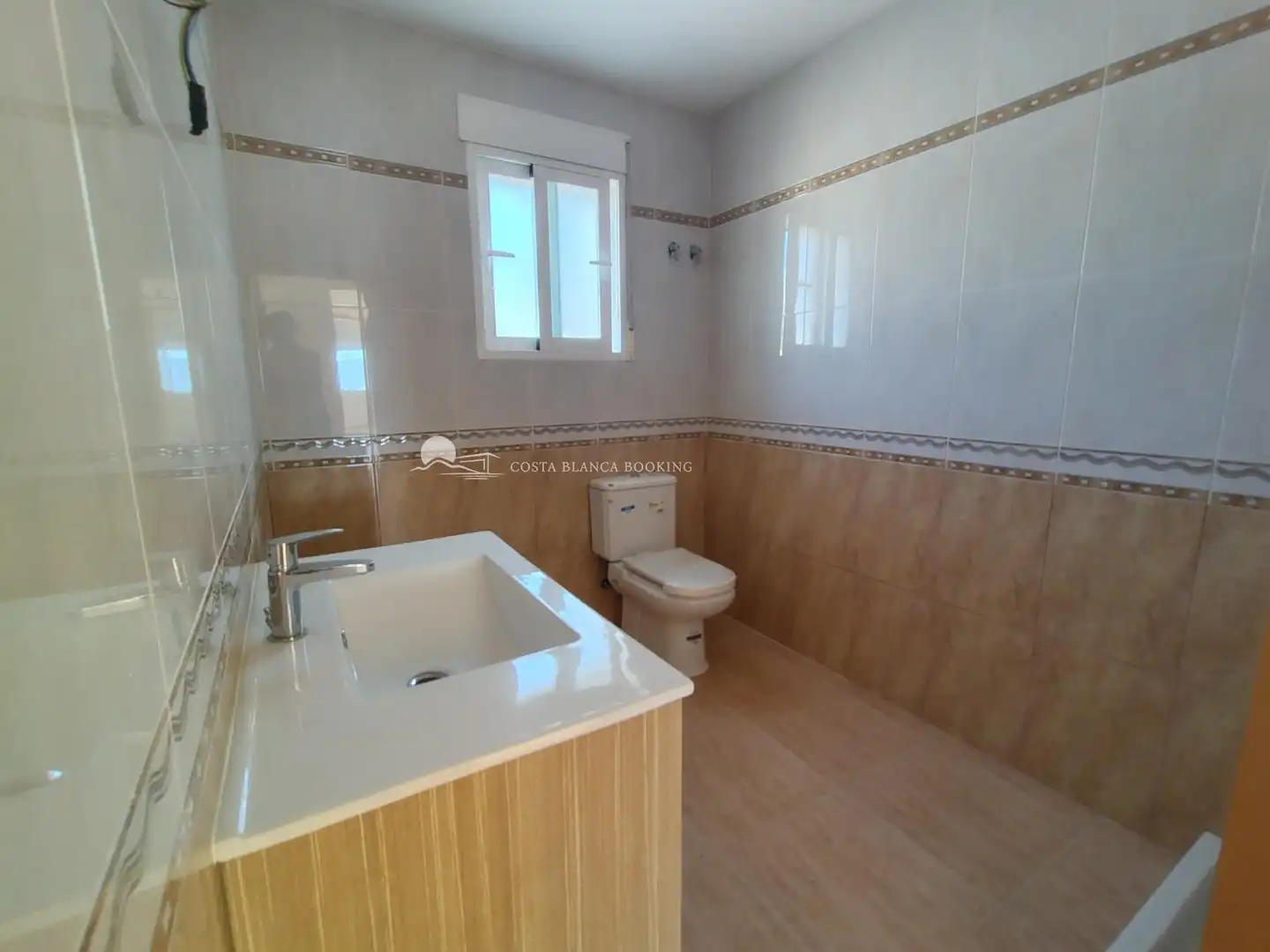 Bany de Casa o xalet en venda en L'Alfàs del Pi amb Calefacció, Jardí privat i Terrassa