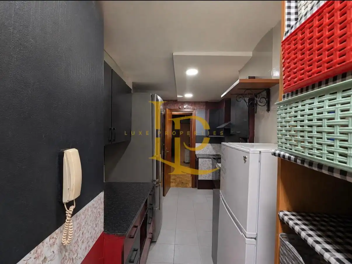Cocina de Piso en venta en San Lorenzo de El Escorial con Calefacción, Jardín privado y Horno