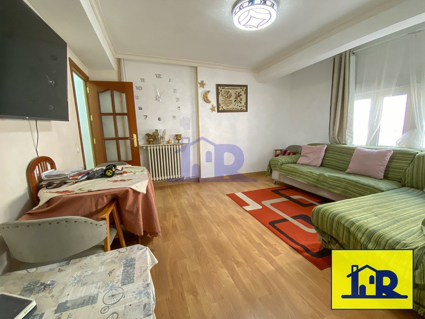 Sala d'estar de Pis en venda en Cuenca Capital amb Calefacció, Terrassa i Traster