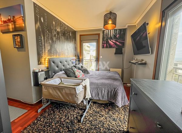 Dormitori de Pis en venda en Vigo  amb Calefacció i Traster