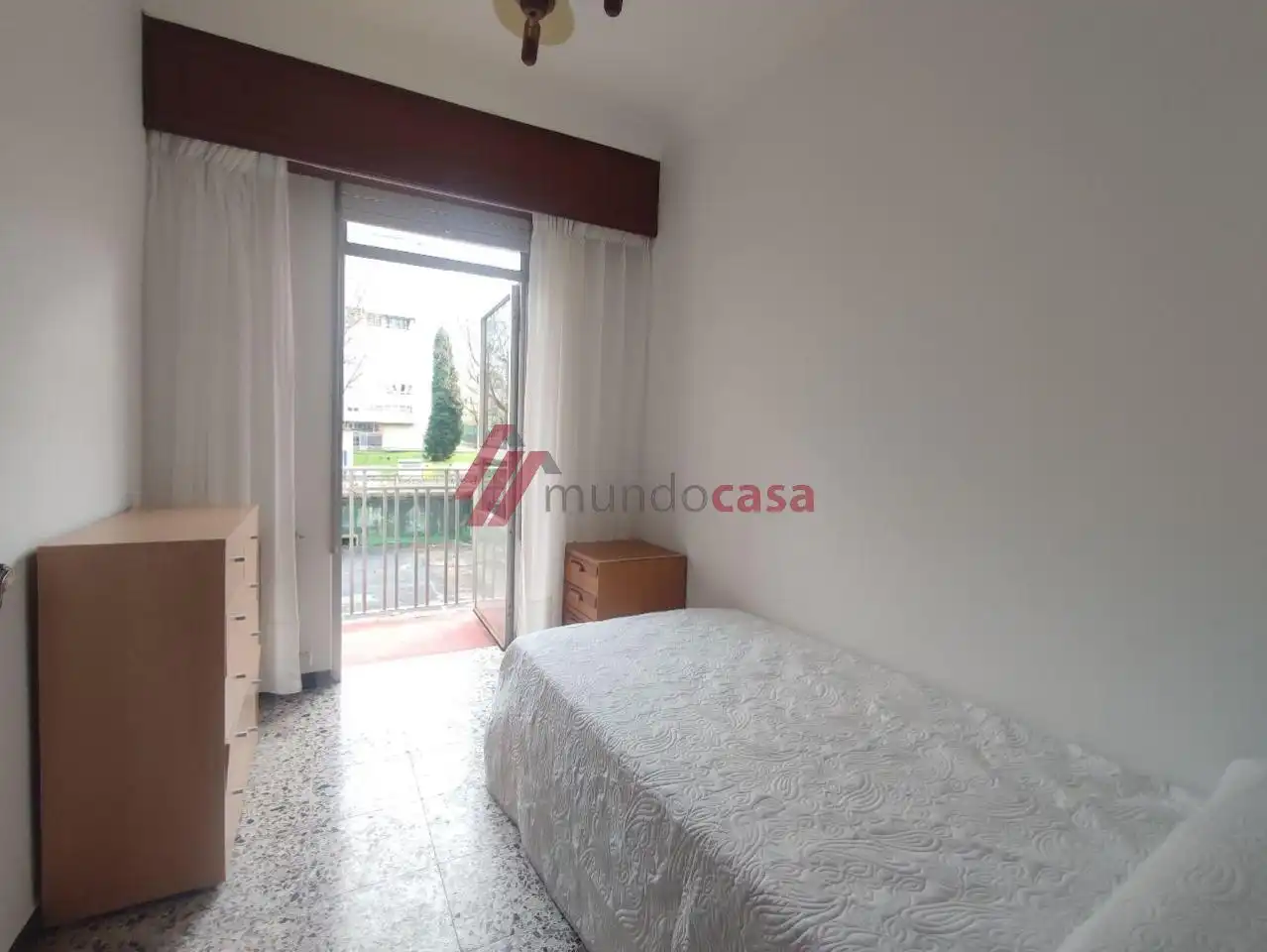 Habitación de Piso de alquiler en Ferrol con Calefacción y Amueblado