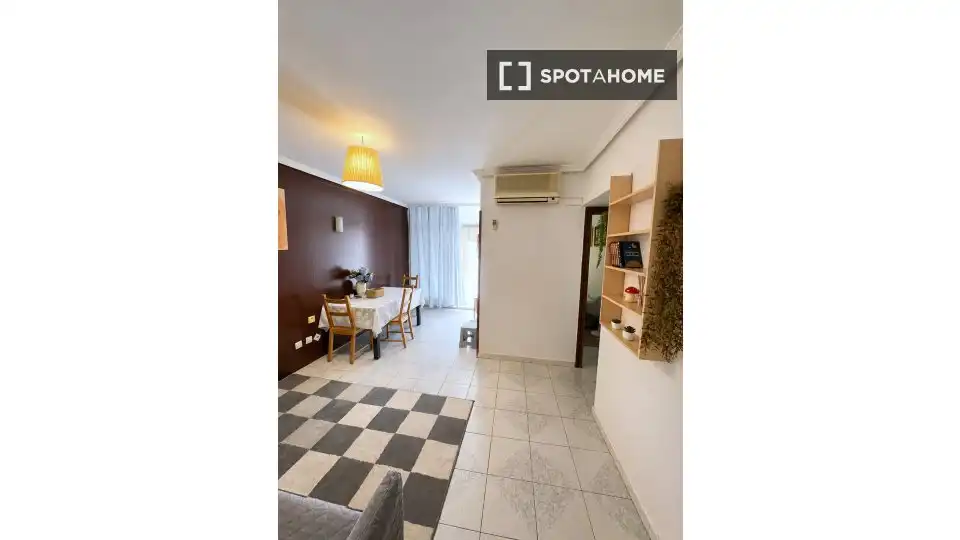 Vista exterior de Apartamento para compartir en Madrid con Aire acondicionado, Calefacción y Terraza