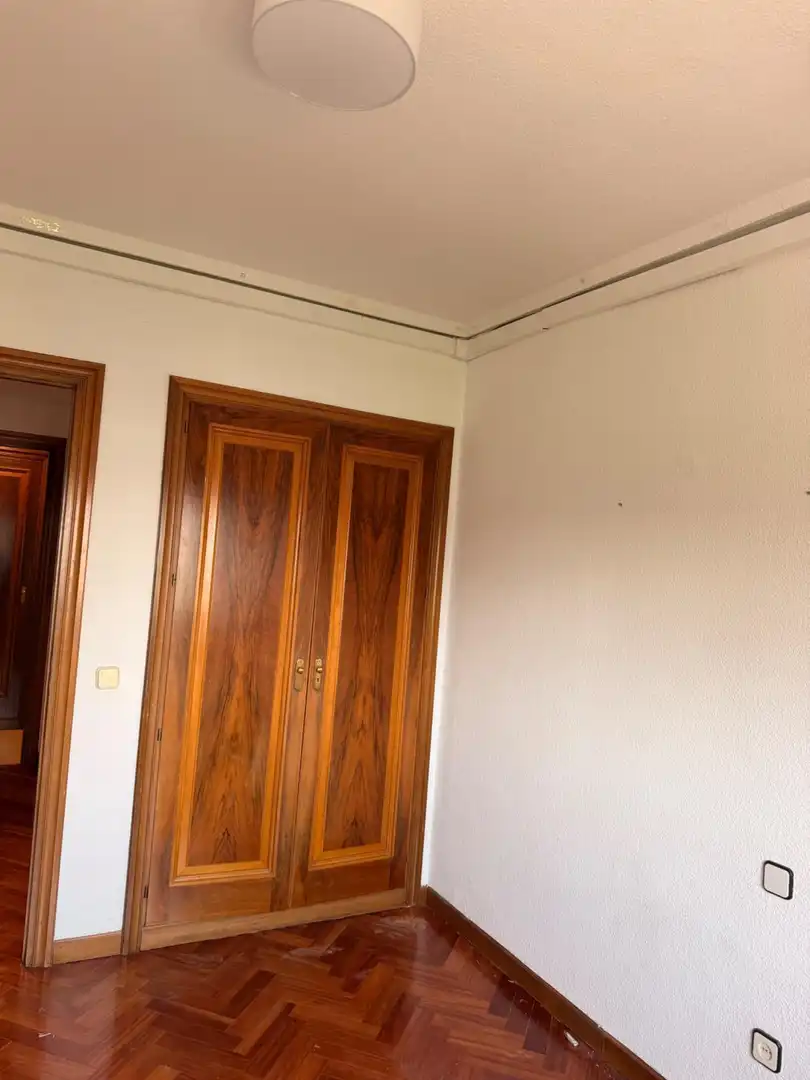 Bedroom of Flat for rent in Madrid  with Private garden, Swimming Pool and Balcony