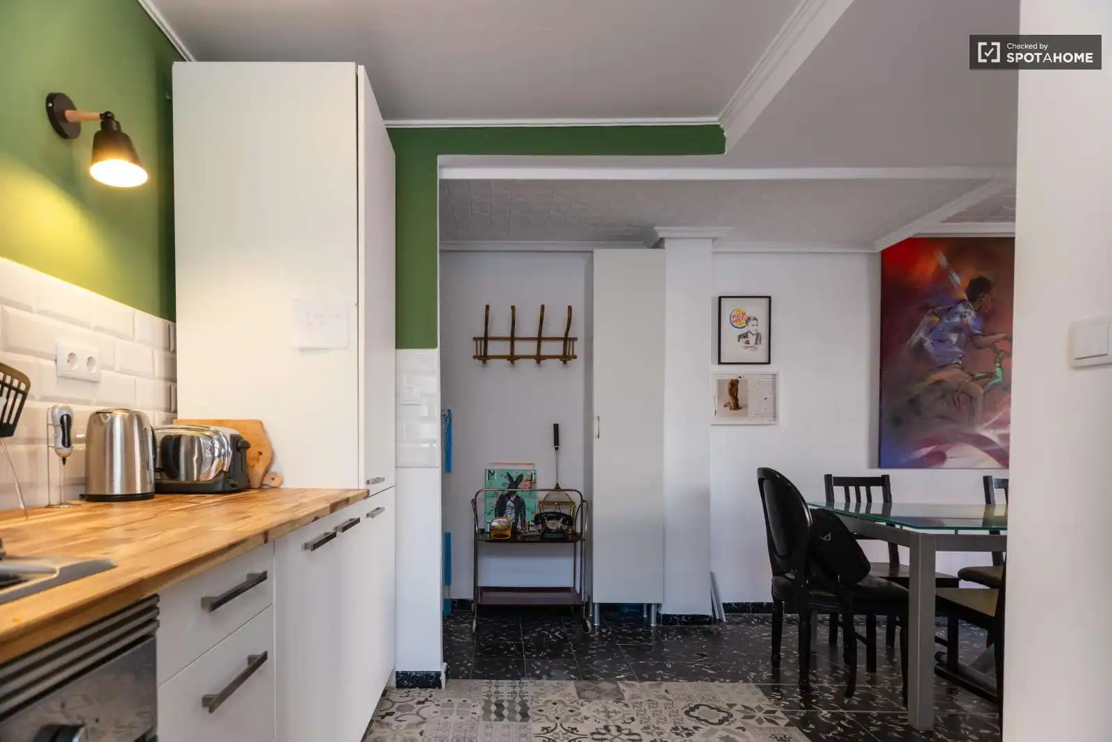 Cuina de Apartament per a compartir en Valencia amb Aire condicionat, Terrassa i Moblat