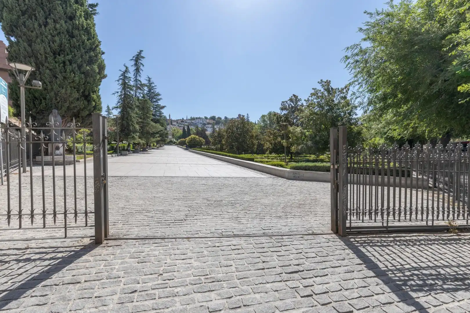 Exterior view of Apartments for sale in Granada  with Air Conditioner, Heating and Private garden