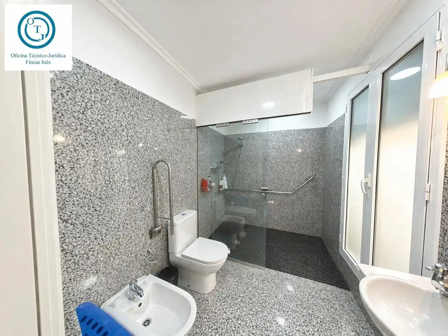 Baño de Piso en venta en Mollet del Vallès con Aire acondicionado, Calefacción y Terraza