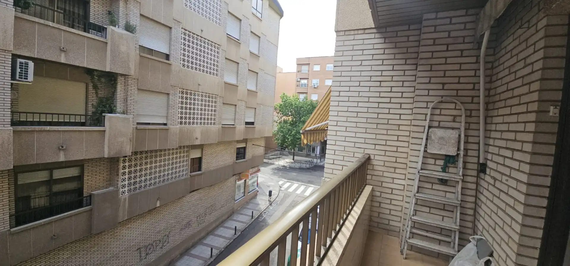Vista exterior de Pis en venda en Puertollano amb Calefacció i Balcó