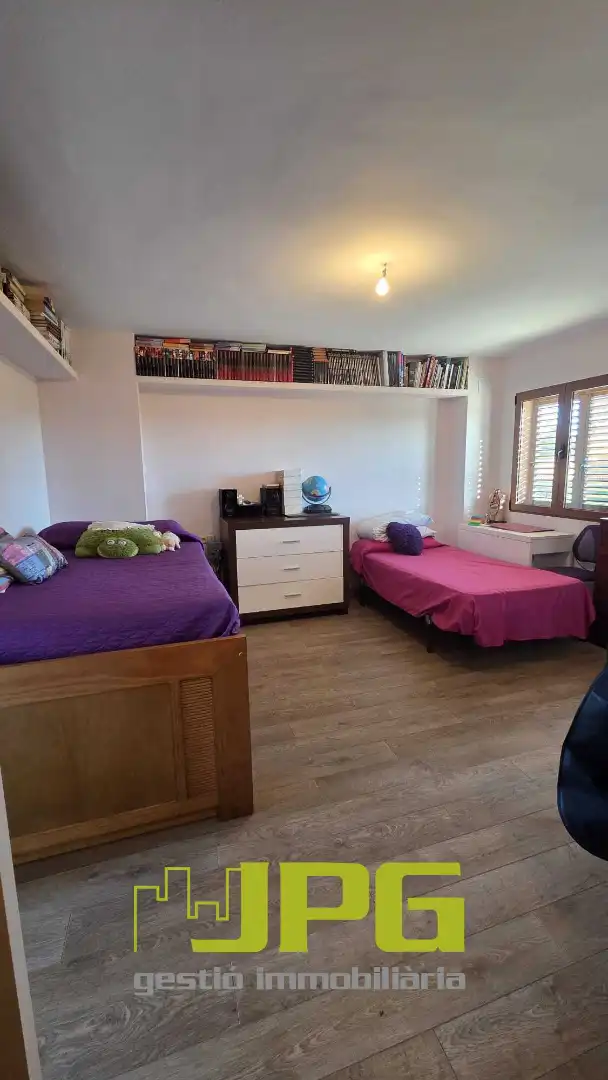 Habitación de Casa adosada en venta en Sant Joan d'Alacant con Aire acondicionado, Calefacción y Jardín privado