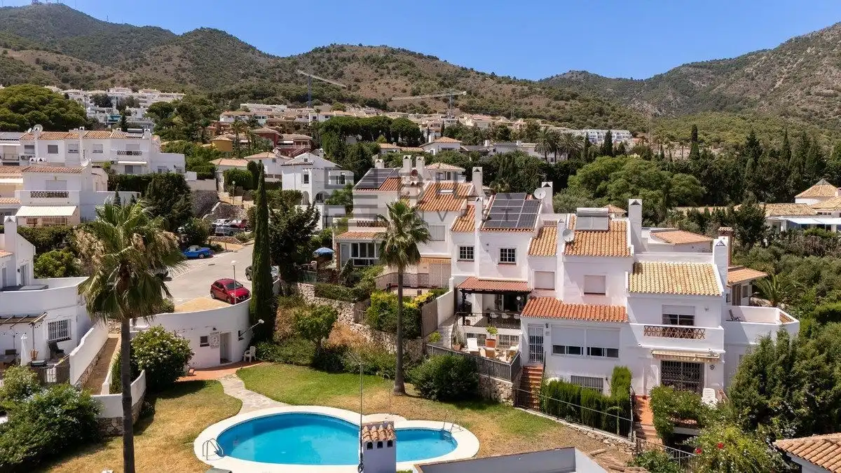 Casa adosada en venta en Urb. el Ranchito, Rancho Domingo - La Hacienda