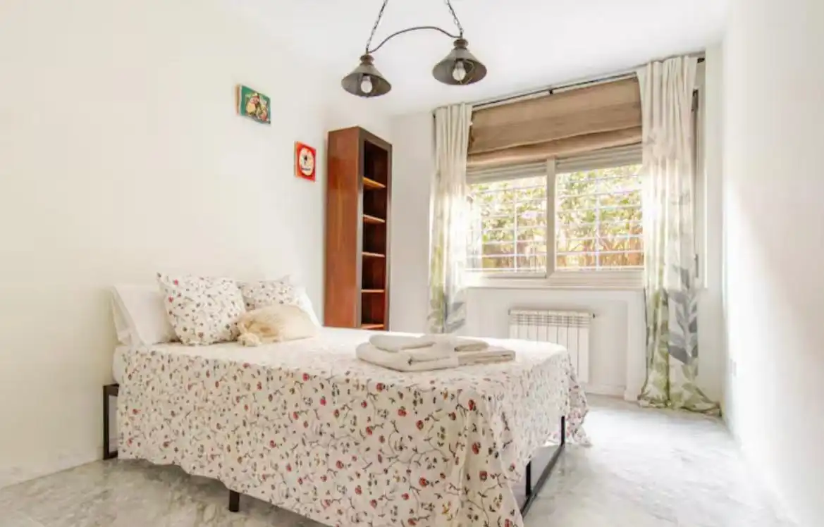 Dormitori de Pis en venda en Córdoba amb Aire condicionat, Jardí privat i Terrassa