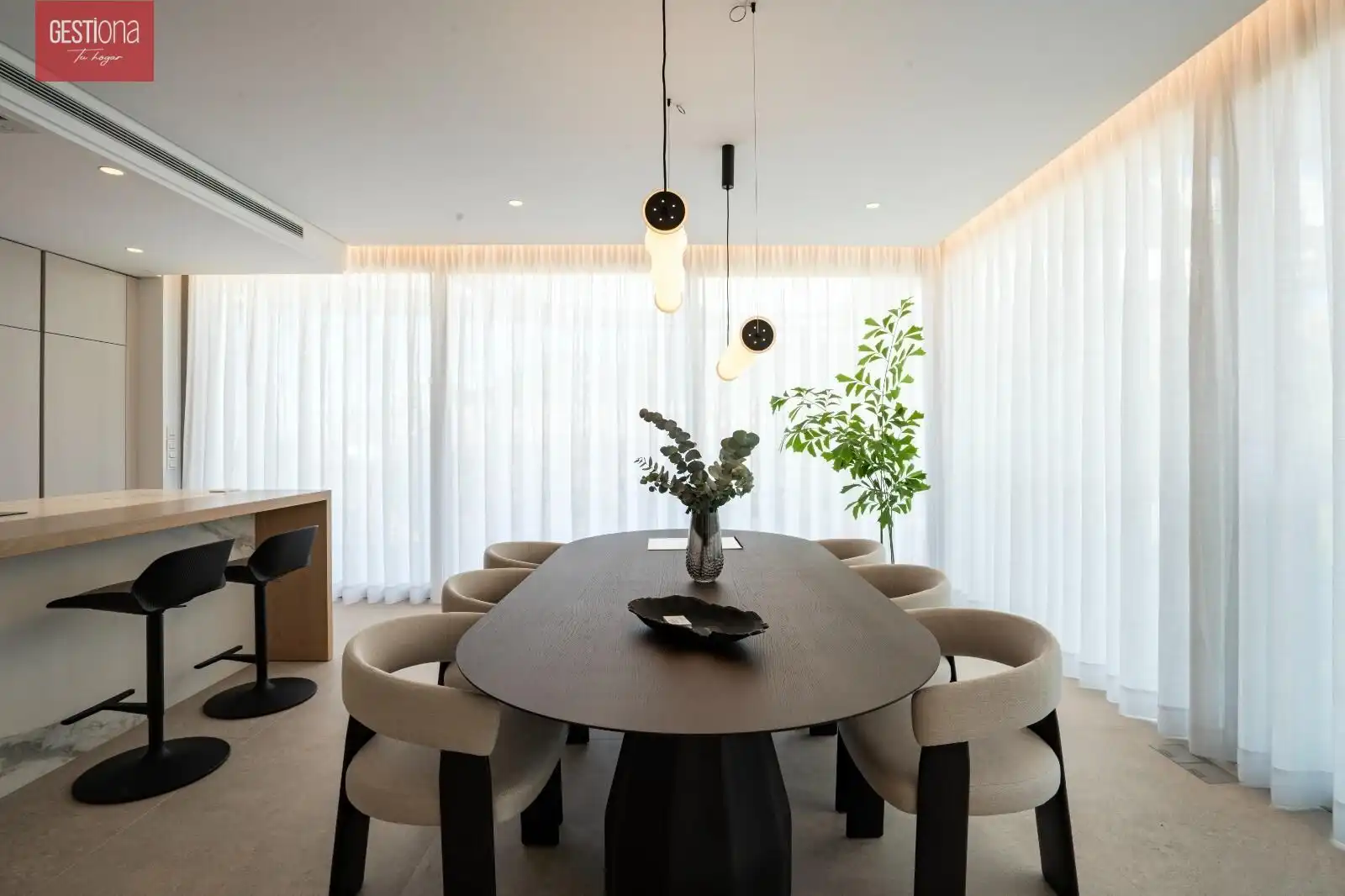 Esszimmer von Dachboden zum Verkauf in Benahavís mit Klimaanlage, Heizung und Privatgarten