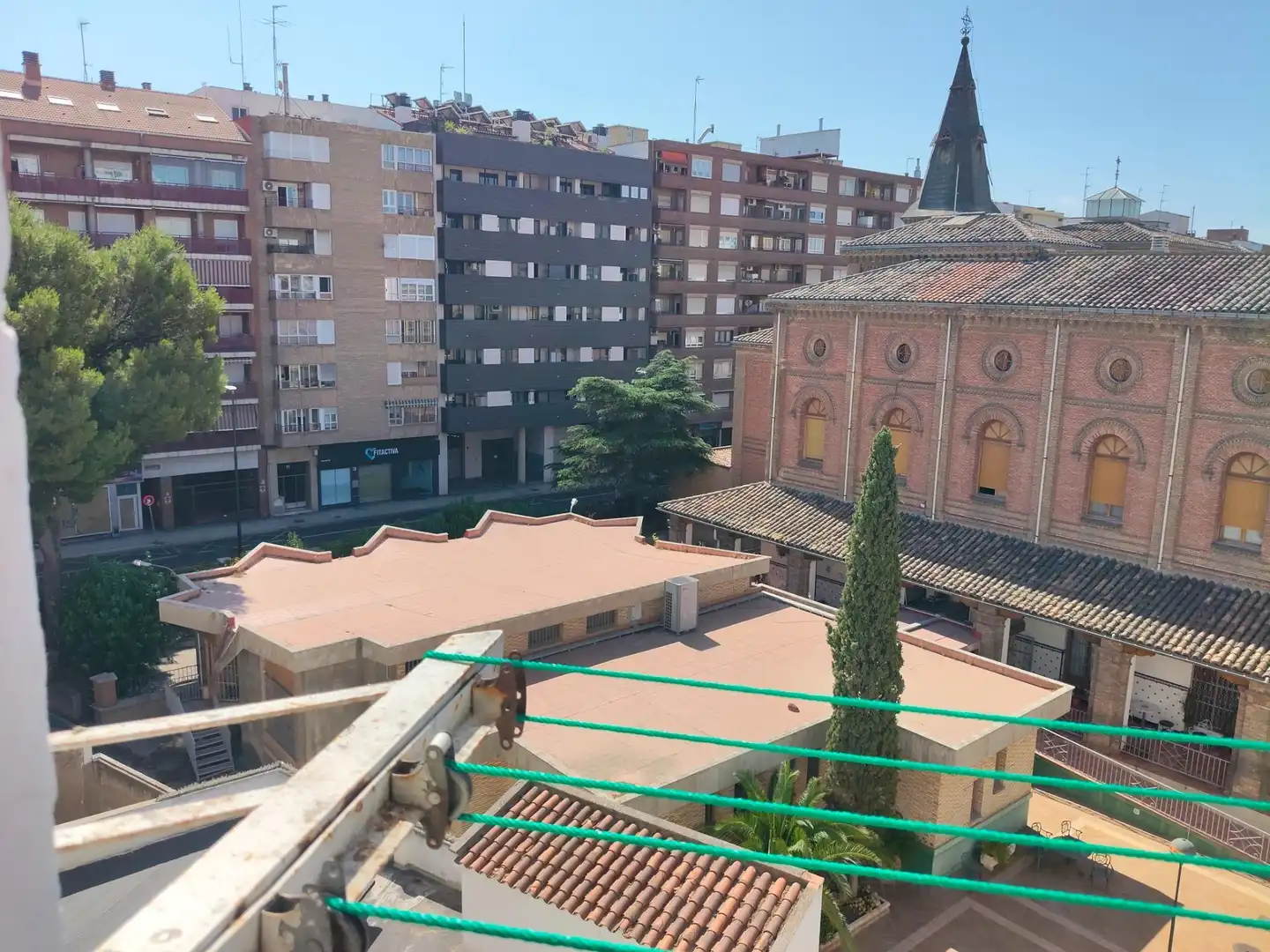 Vista exterior de Piso en venta en Zaragoza con Calefacción