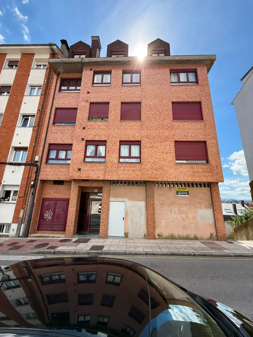 Vista exterior de Piso en venta en Oviedo  con Calefacción y Trastero