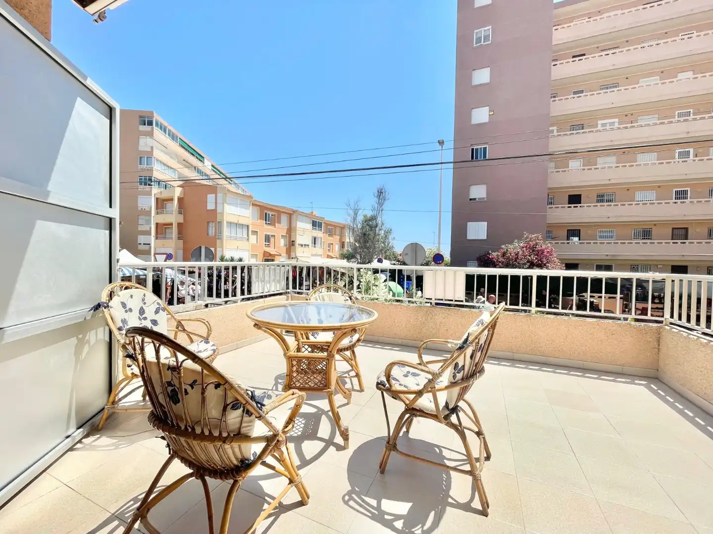 Terrasse von Erdgeschoss zur Miete in Torrevieja mit Klimaanlage, Heizung und Terrasse