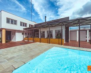 Piscina de Casa o xalet en venda en La Sénia amb Aire condicionat, Calefacció i Jardí privat