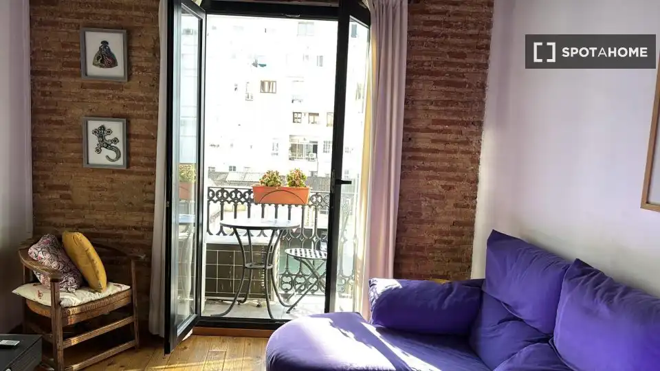 Piso con terraza en alquiler en L'Eixample, imagen 7