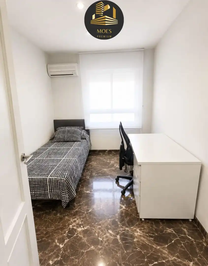 Habitación de Piso de alquiler en Jaén con Aire acondicionado y Calefacción
