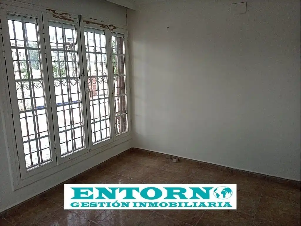 Habitación de Casa o chalet en venta en Santa Perpètua de Mogoda con Jardín privado, Terraza y Trastero