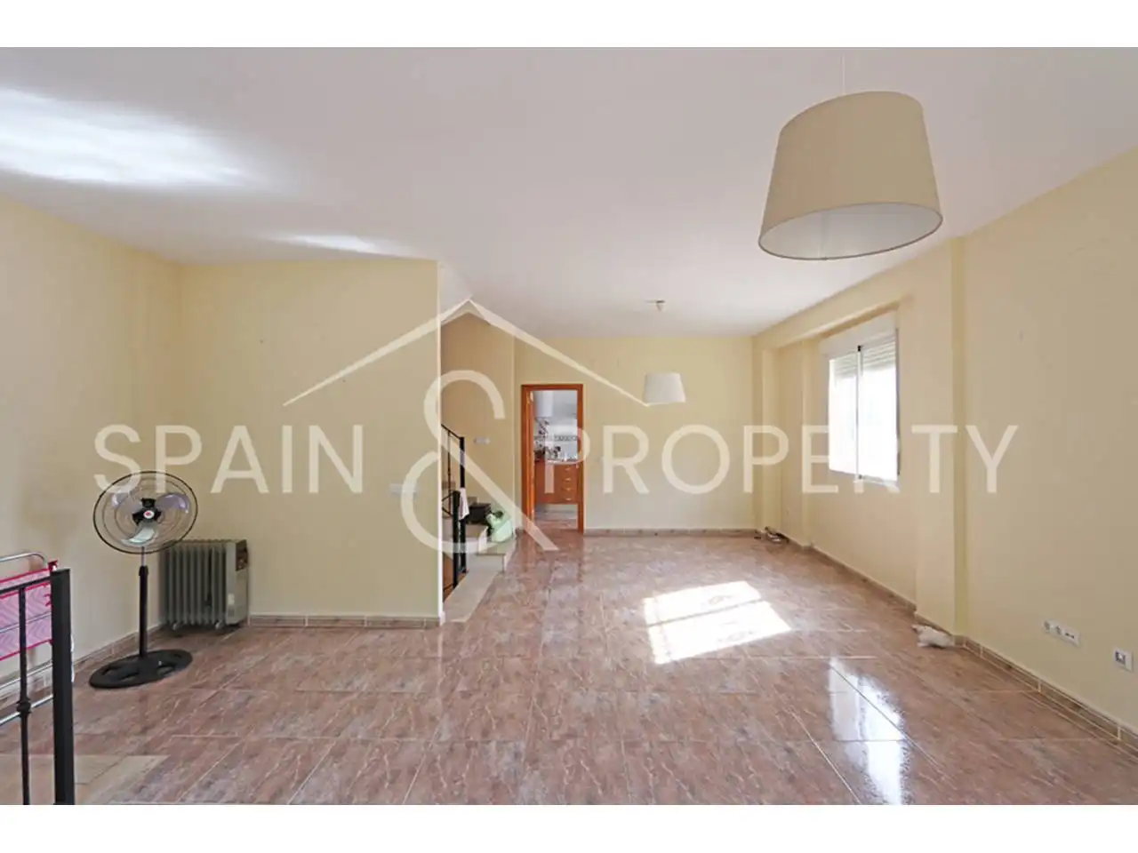 Sala de estar de Casa adosada en venta en Montroi / Montroy