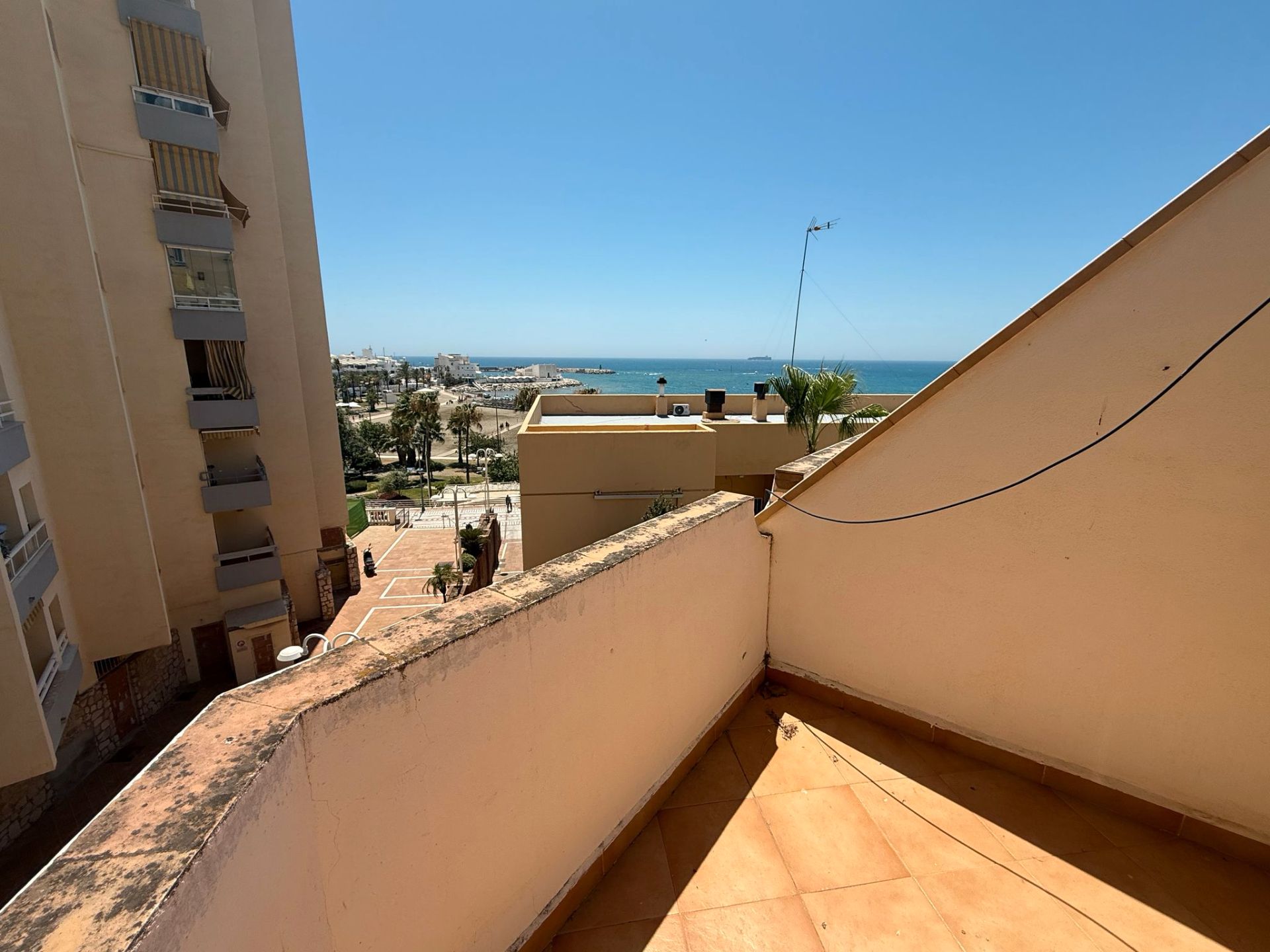 Vista exterior de Àtic en venda en Benalmádena amb Terrassa