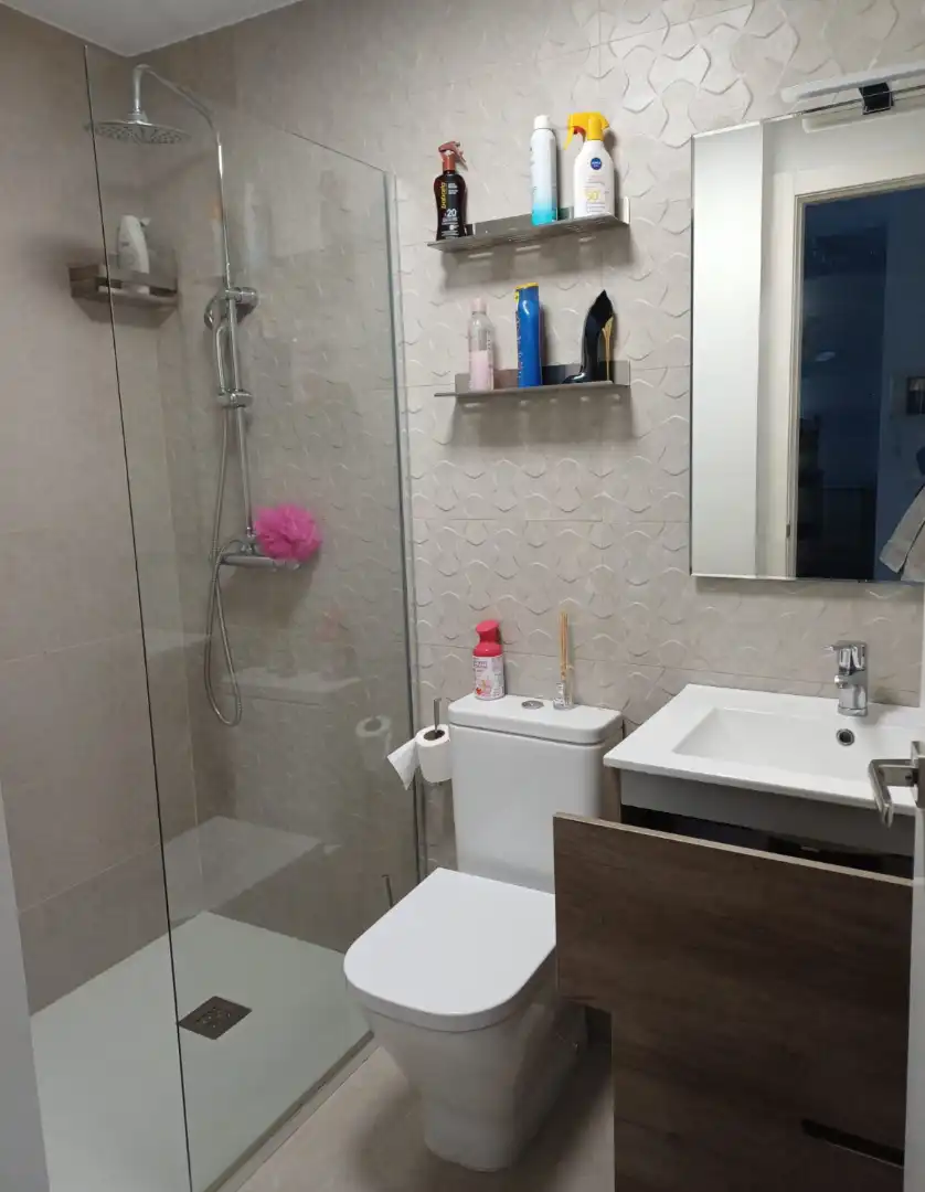 Bany de Apartament en venda en A Illa de Arousa  amb Traster i Moblat