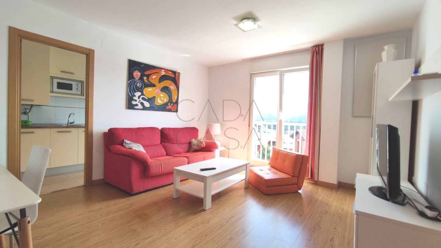 Sala d'estar de Apartament de lloguer en Marina de Cudeyo amb Calefacció, Jardí privat i Terrassa
