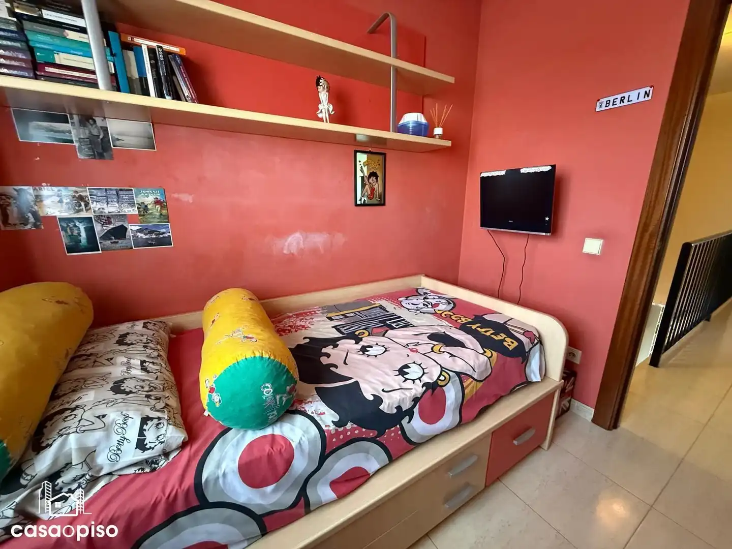 Habitación de Casa adosada en venta en Santa Perpètua de Mogoda con Calefacción y Terraza