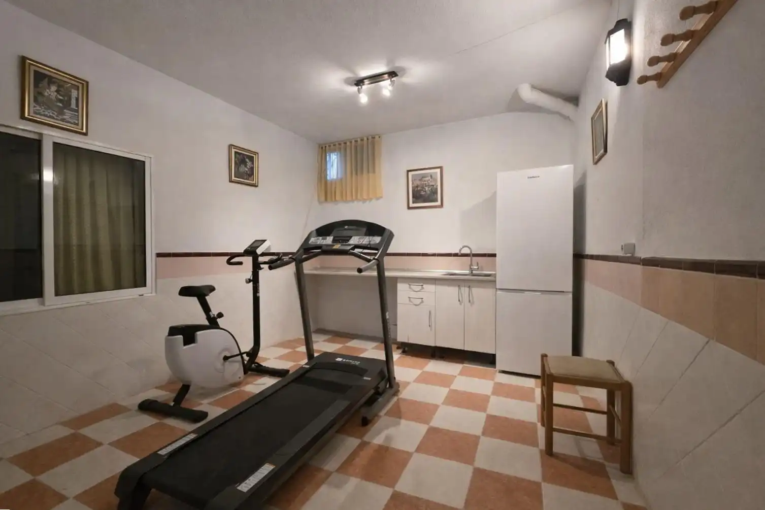 Houses for sale in Plasencia  with Air Conditioner, Terrace and Storage room