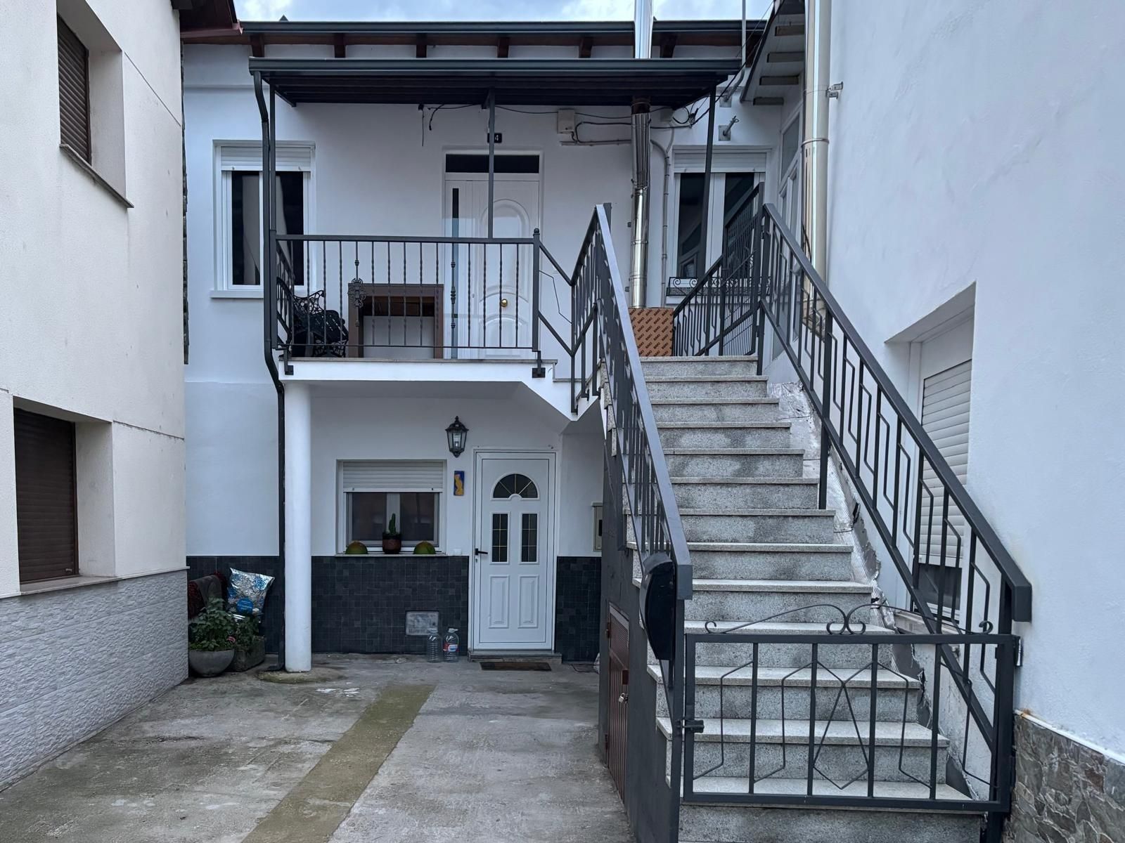 Vista exterior de Apartamento de alquiler en Castropodame con Calefacción y Terraza