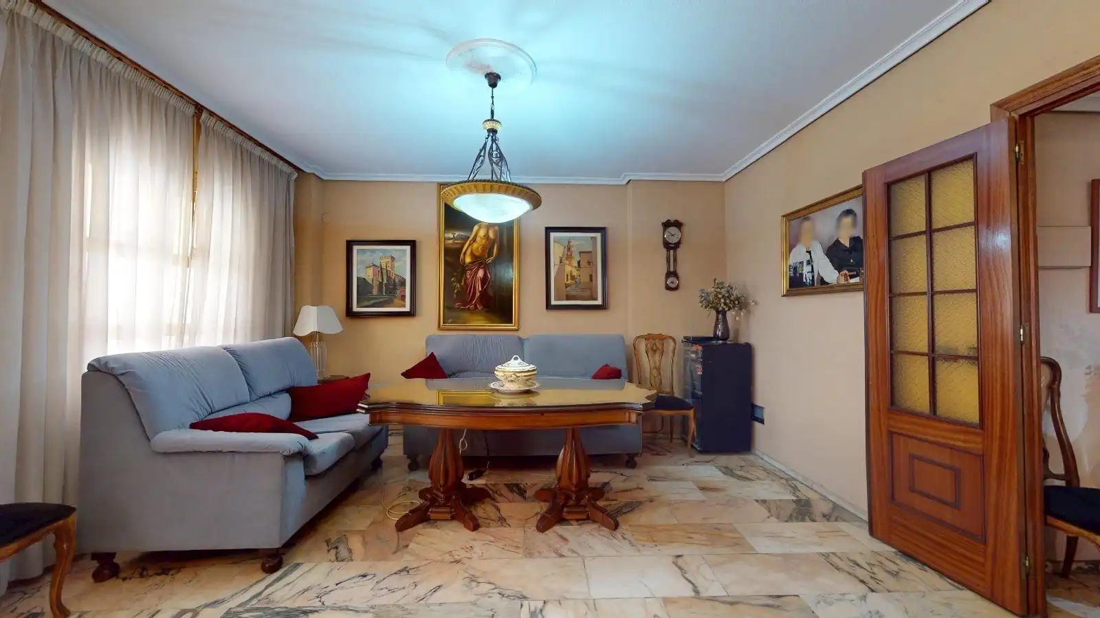 Sala d'estar de Casa o xalet en venda en Córdoba amb Jardí privat, Terrassa i Traster