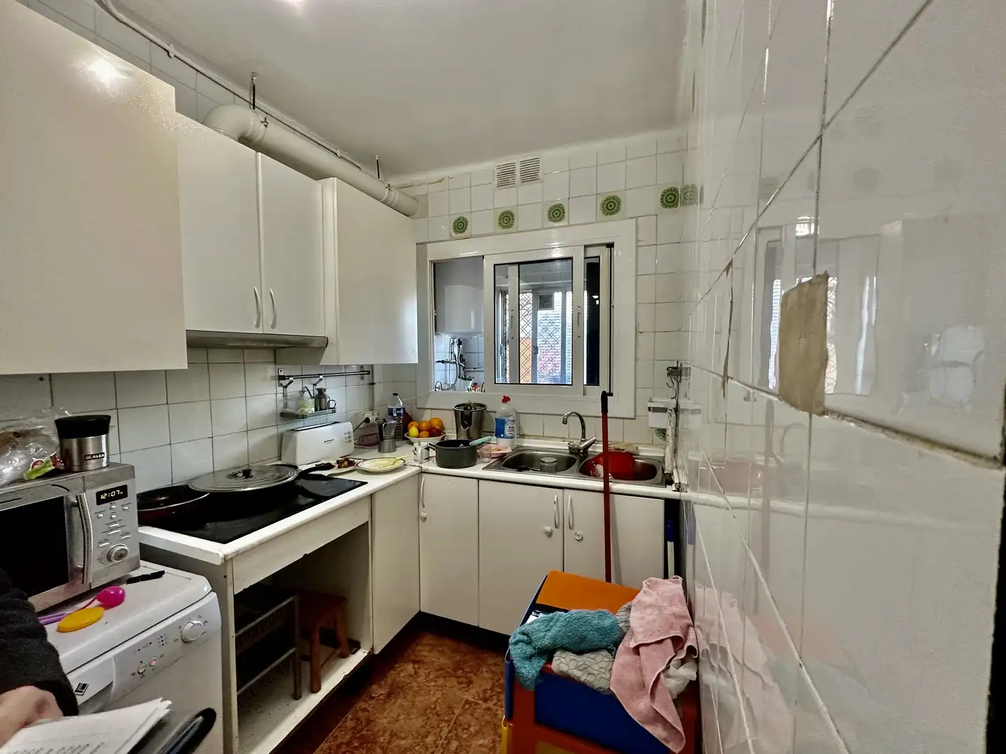 Cocina de Piso en venta en Santa Coloma de Gramenet con Terraza y Balcón