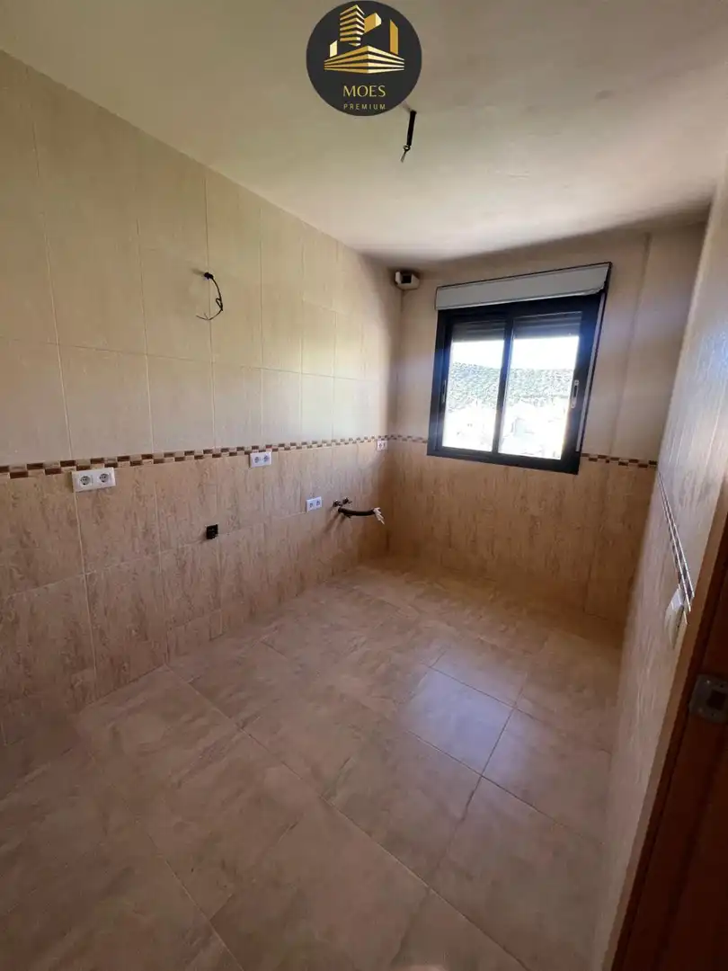 Bany de Àtic en venda en Huelma amb Terrassa