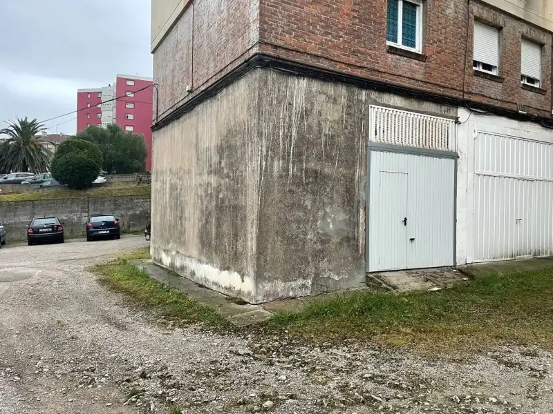 Vista exterior de Local en venta en Santander