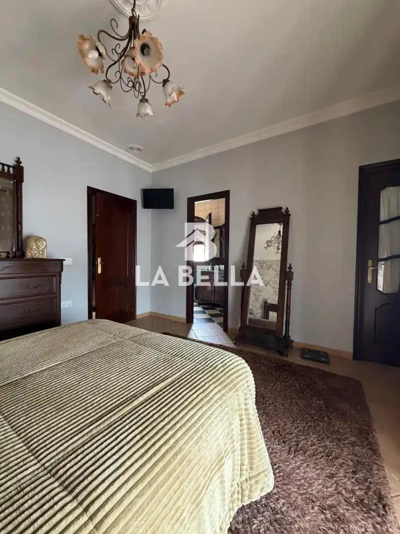 Dormitori de Casa o xalet en venda en Umbrete amb Aire condicionat, Traster i Moblat