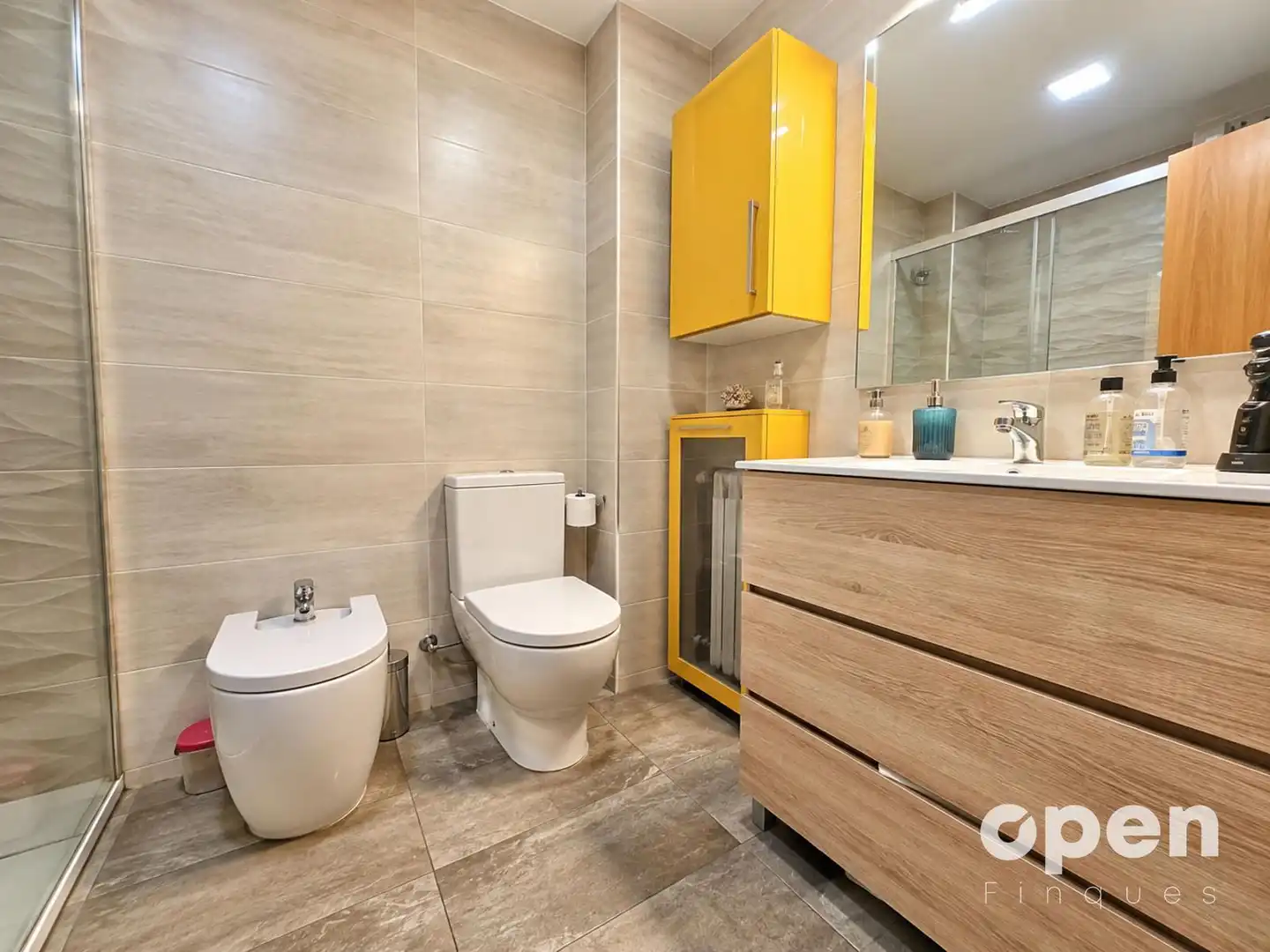 Baño de Piso en venta en Terrassa con Calefacción, Terraza y Balcón